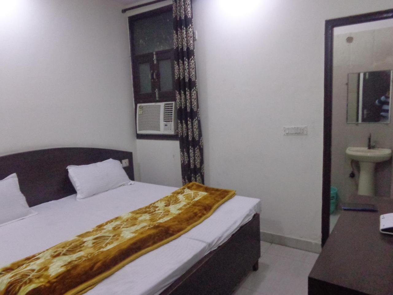 Silver Residency Hotel New Delhi Exterior photo