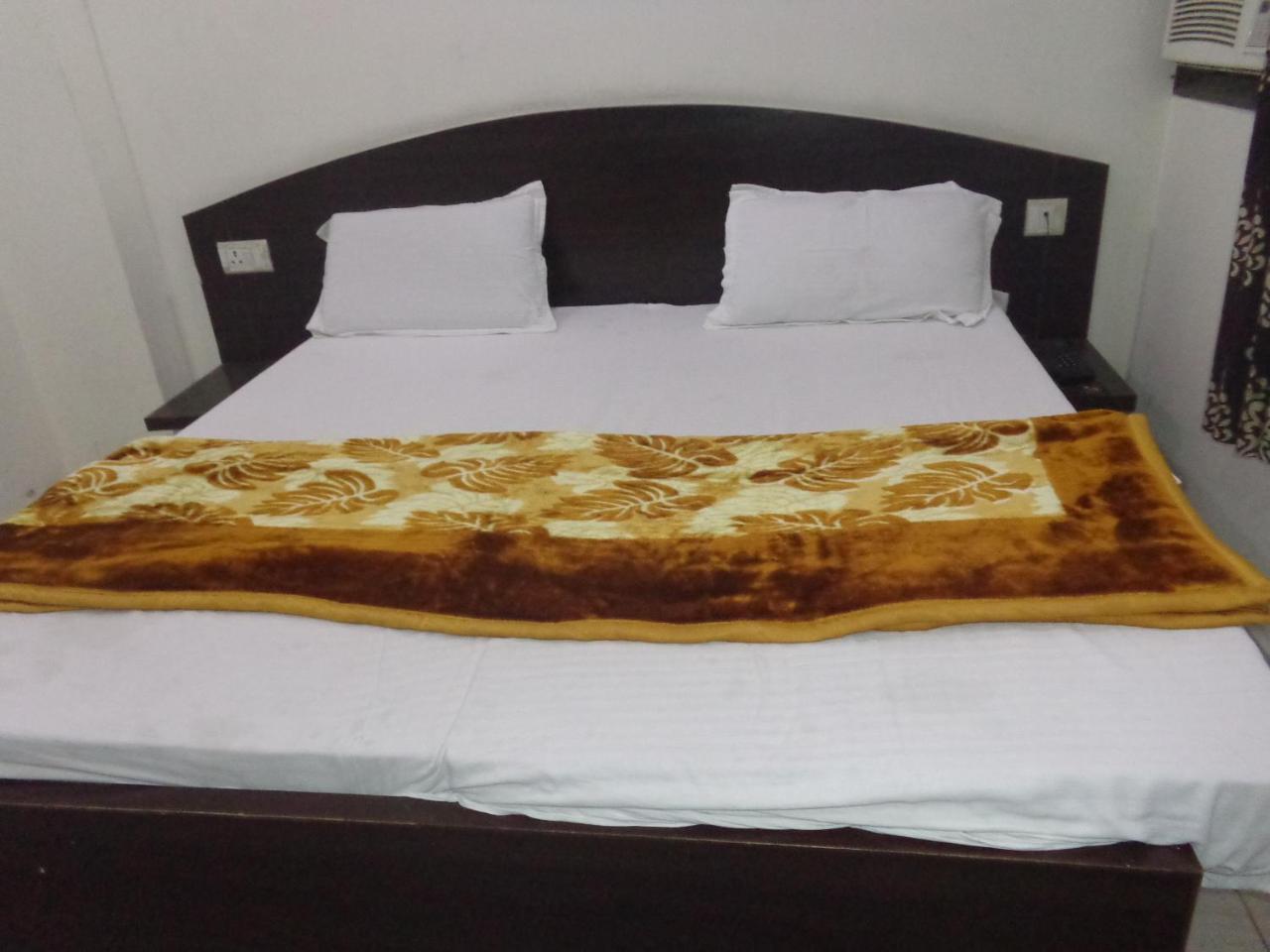 Silver Residency Hotel New Delhi Exterior photo