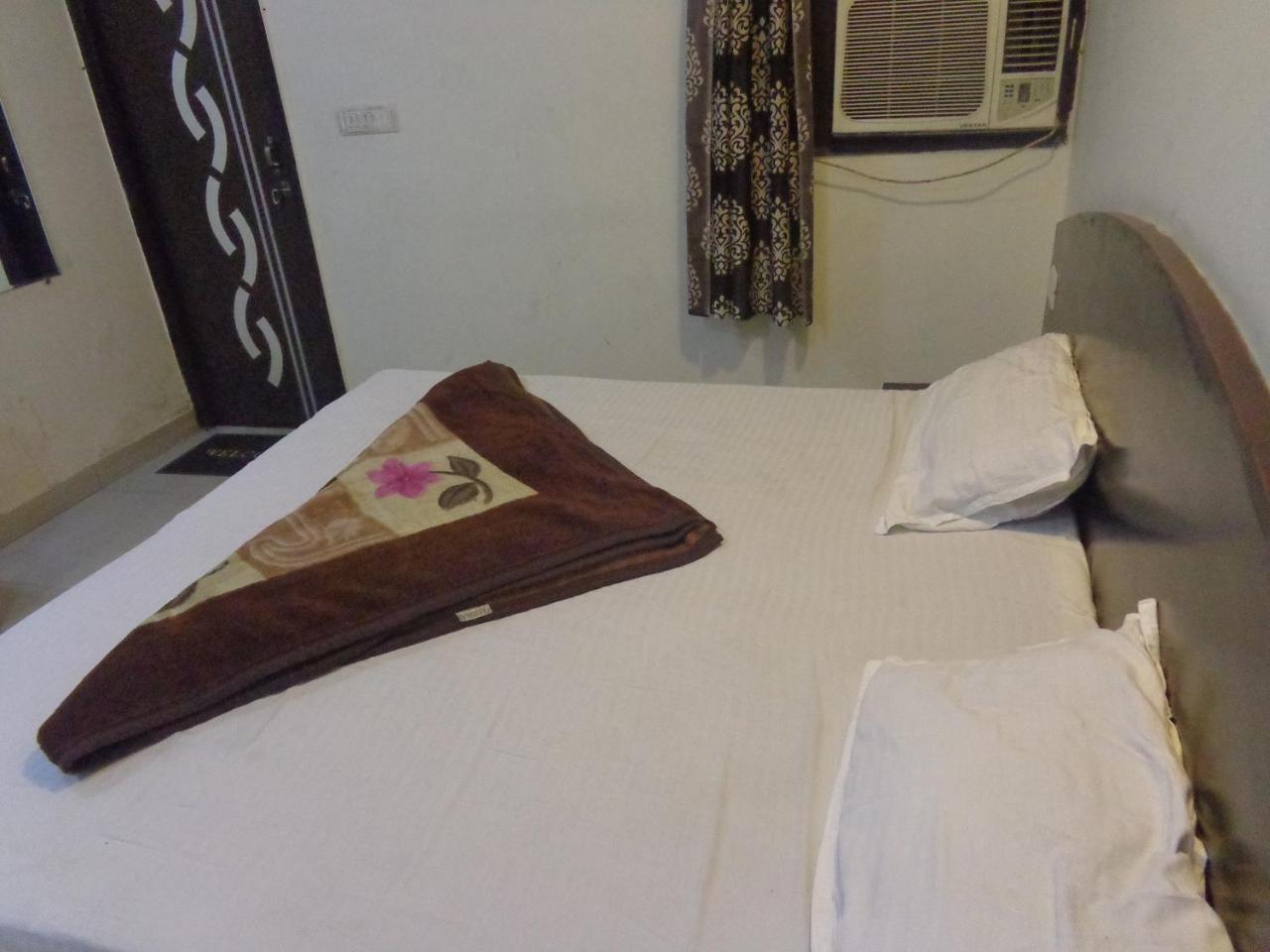 Silver Residency Hotel New Delhi Exterior photo