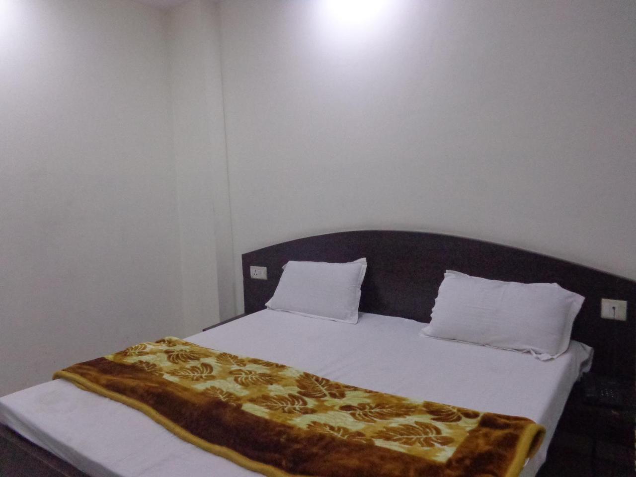 Silver Residency Hotel New Delhi Exterior photo